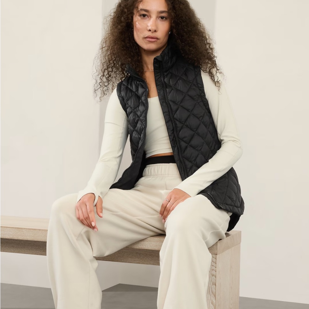 Athleta Whisper Featherless Puffer Vest